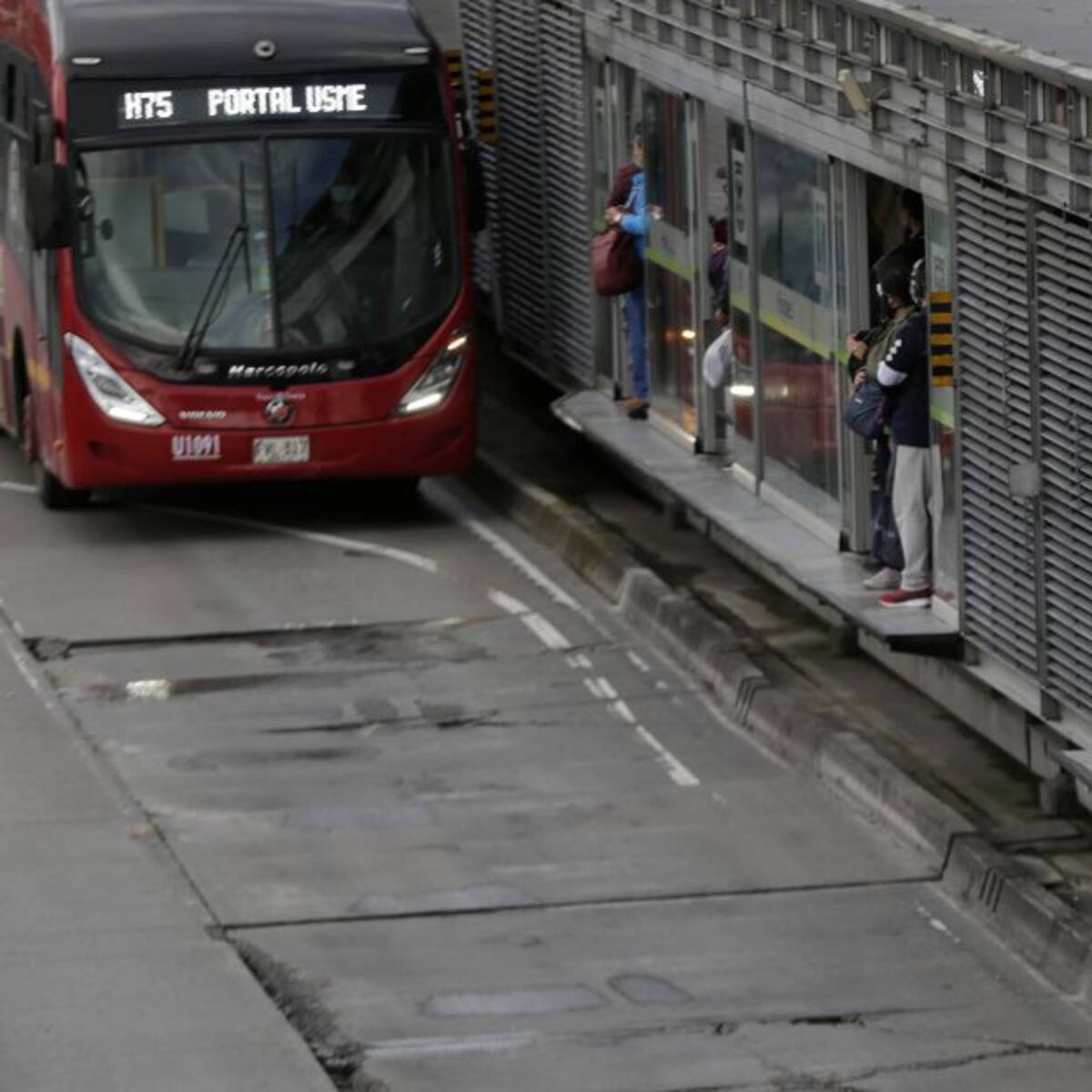 Fallece usuario de Transmilenio en la estación Campín