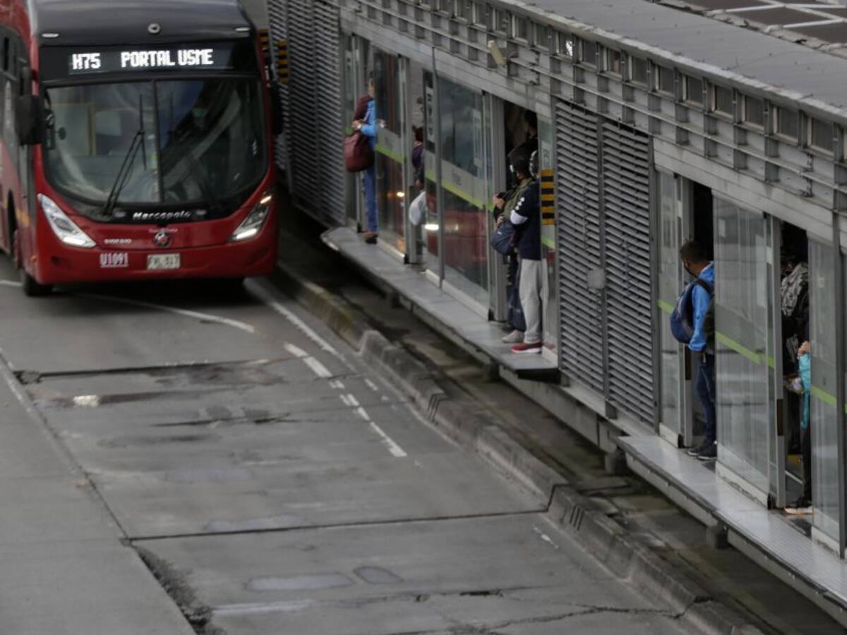 Fallece usuario de Transmilenio en la estación Campín
