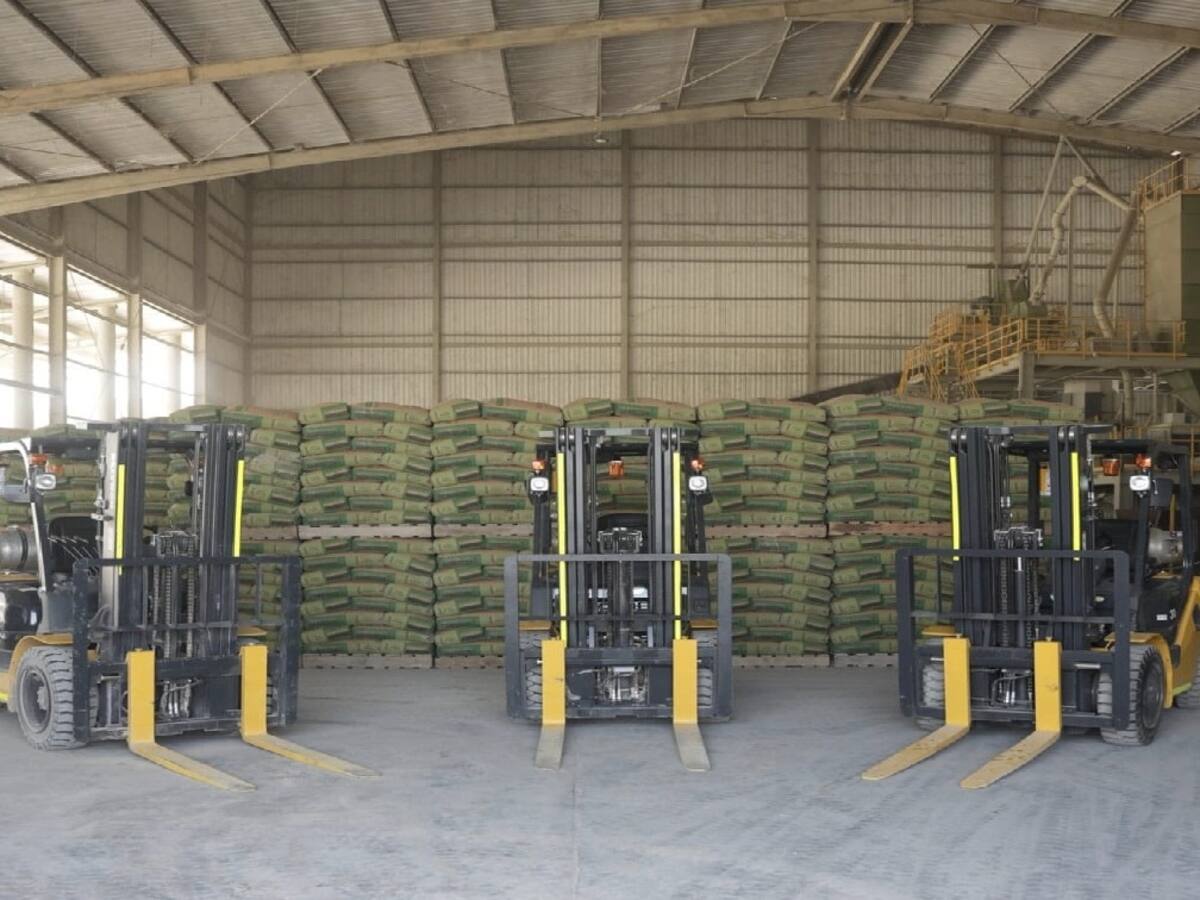 Cemento País adquiere nuevas unidades montacargas y garantiza mejoramiento en su logística