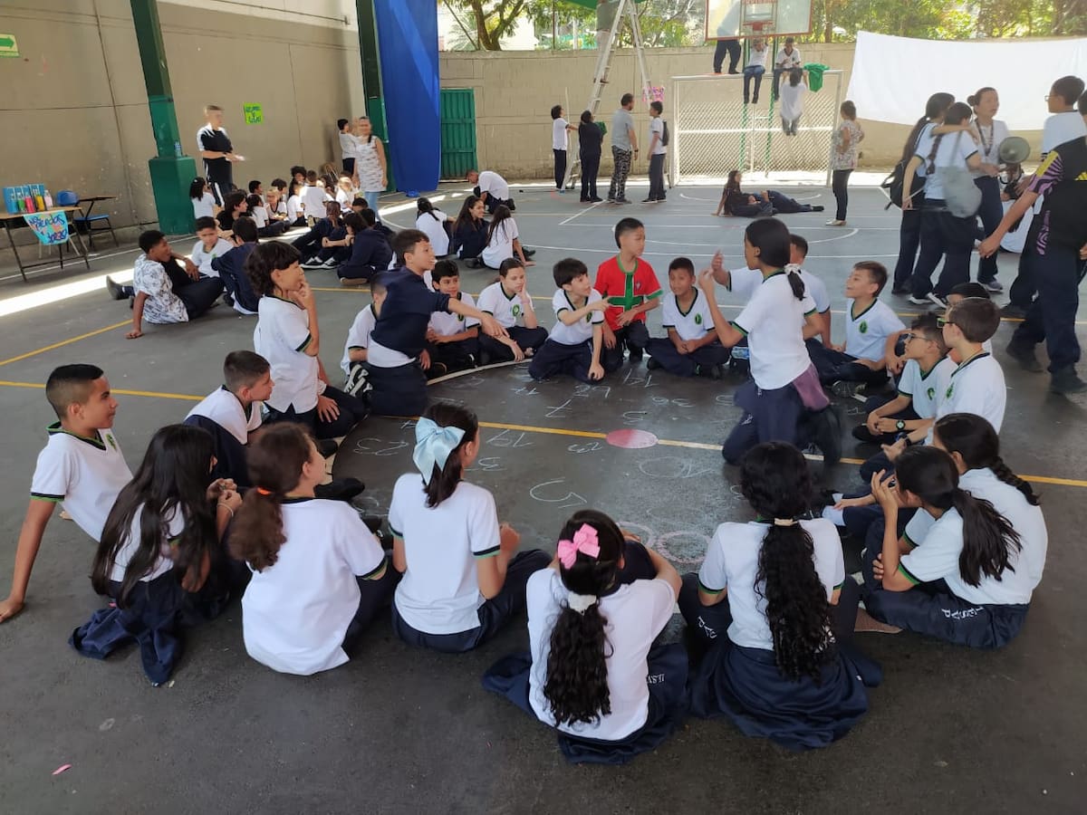 Colegio público de Envigado estaría cerca de cerrar por dificultades en su infraestructura