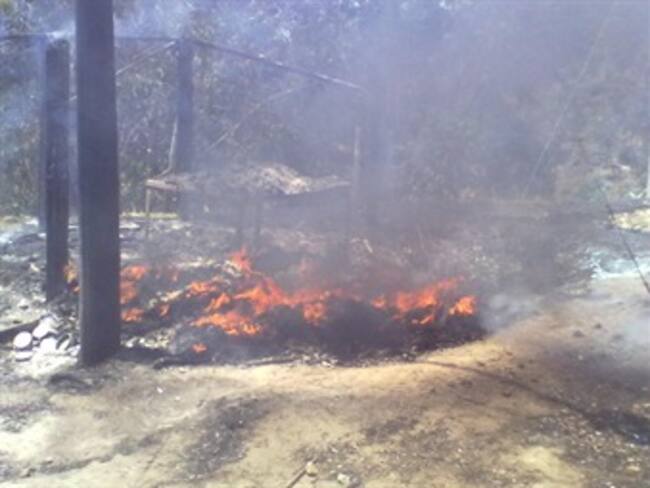 Cerrada la carretera a Ituango, Antioquia, tras quema de buses por parte de las Farc