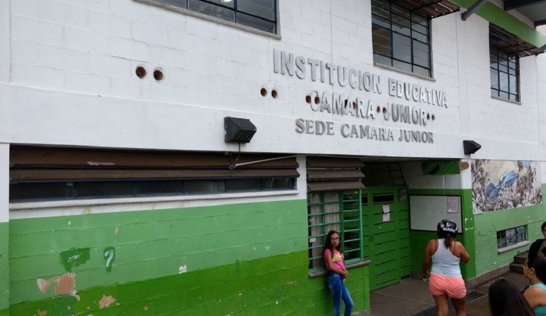 Las directivas actualmente trabajan en la institución educativa en Armenia