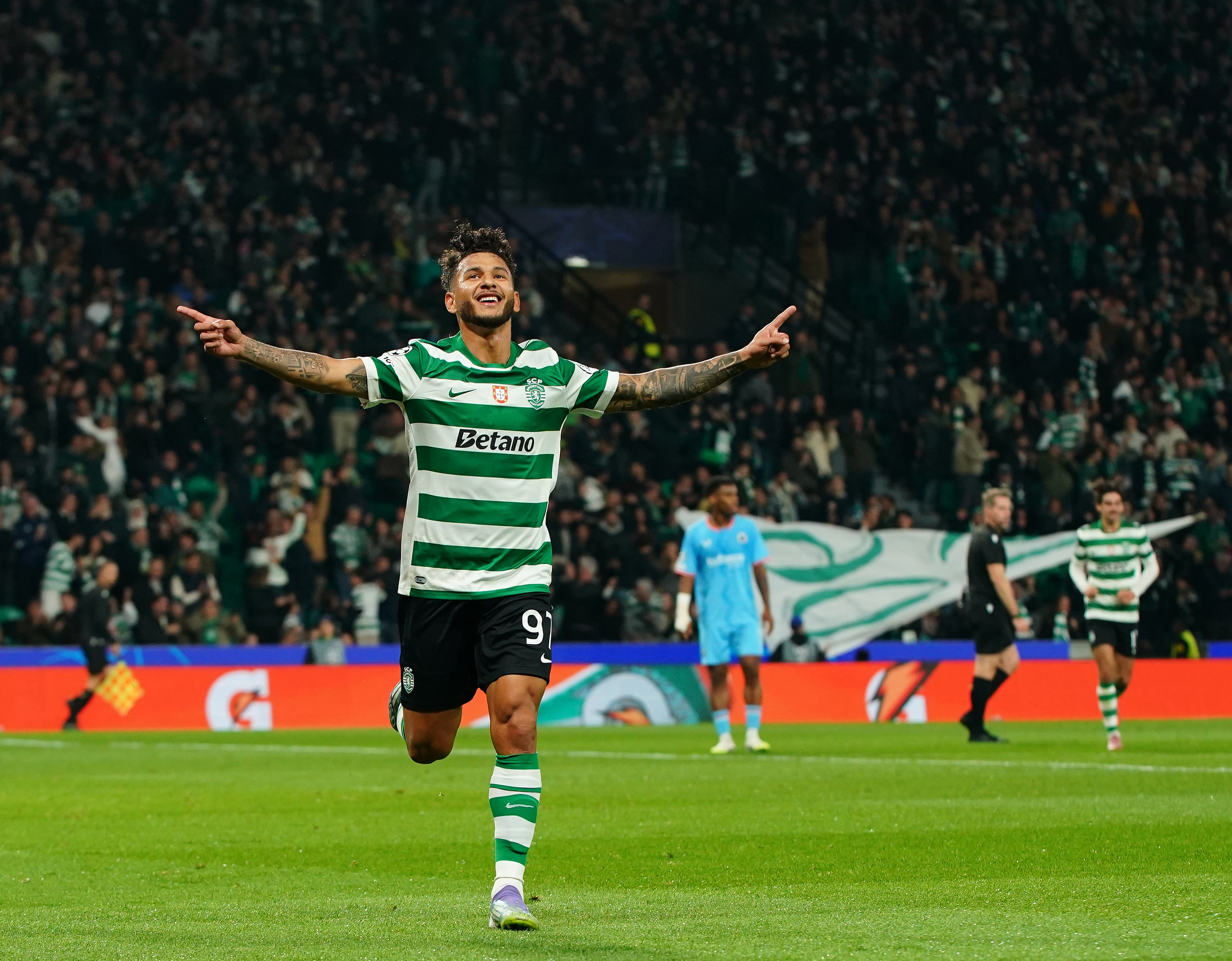 Sporting gana con el golazo de Luis Suárez en UEFA Champions League: vea acá el tanto ante Brujas.  (Photo by Gualter Fatia/Getty Images)