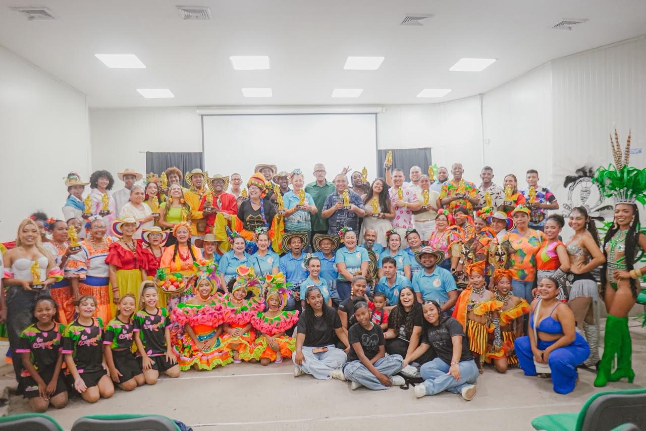 Agrupaciones ganadoras de los premios Joselito Carnaval de Oro del Carnaval de la 44. // Alcaldía de Cartagena