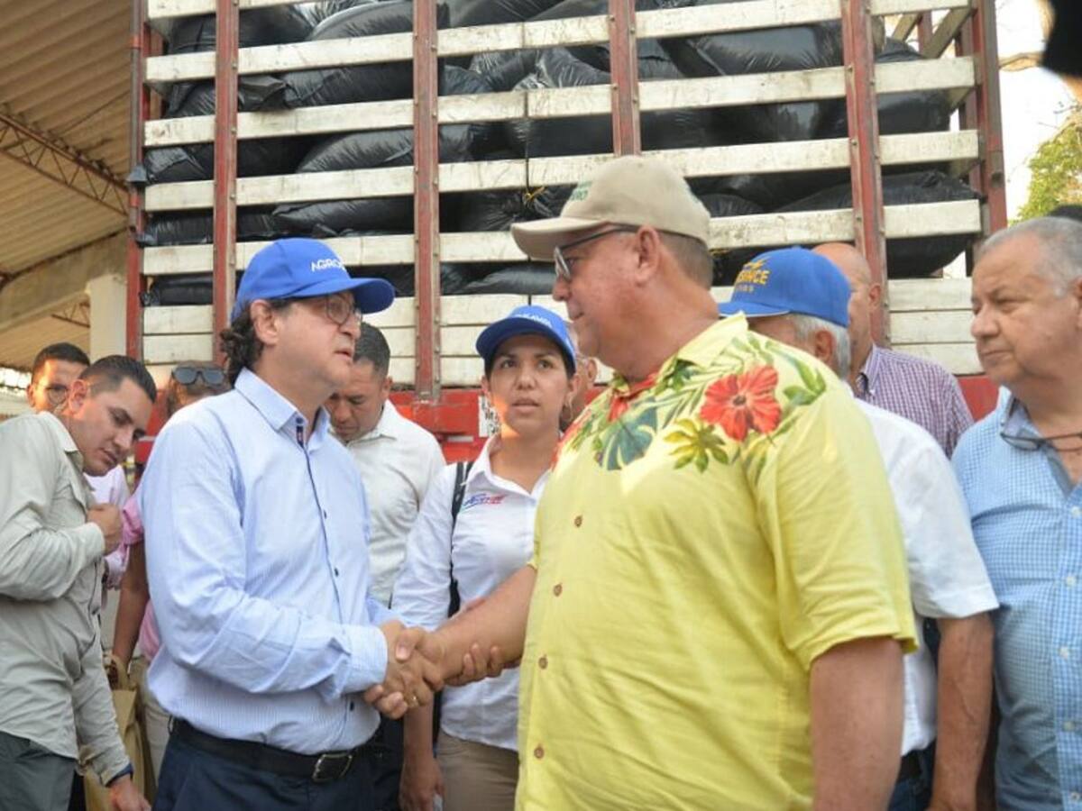 Entregarán 2.900 toneladas de alimento bovino para ganaderos de Córdoba