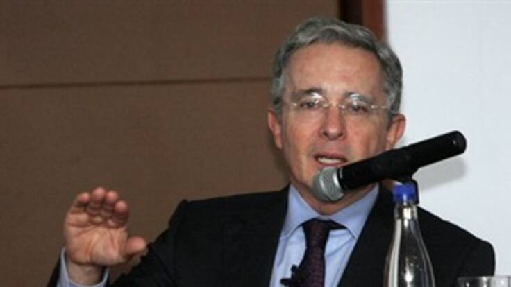 Uribe renunció oficialmente a La U