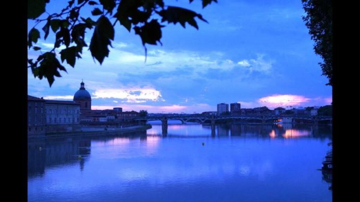 Aquí vemos un “atardecer en Toulouse, mi ciudad adoptiva”, comenta Carlos Baqueiro Basto.