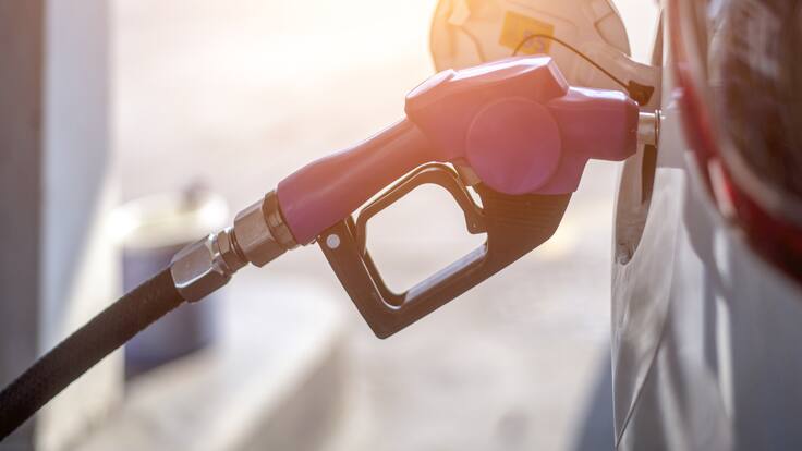 El otro año seguiría subiendo el precio de la gasolina, anuncia MinHacienda