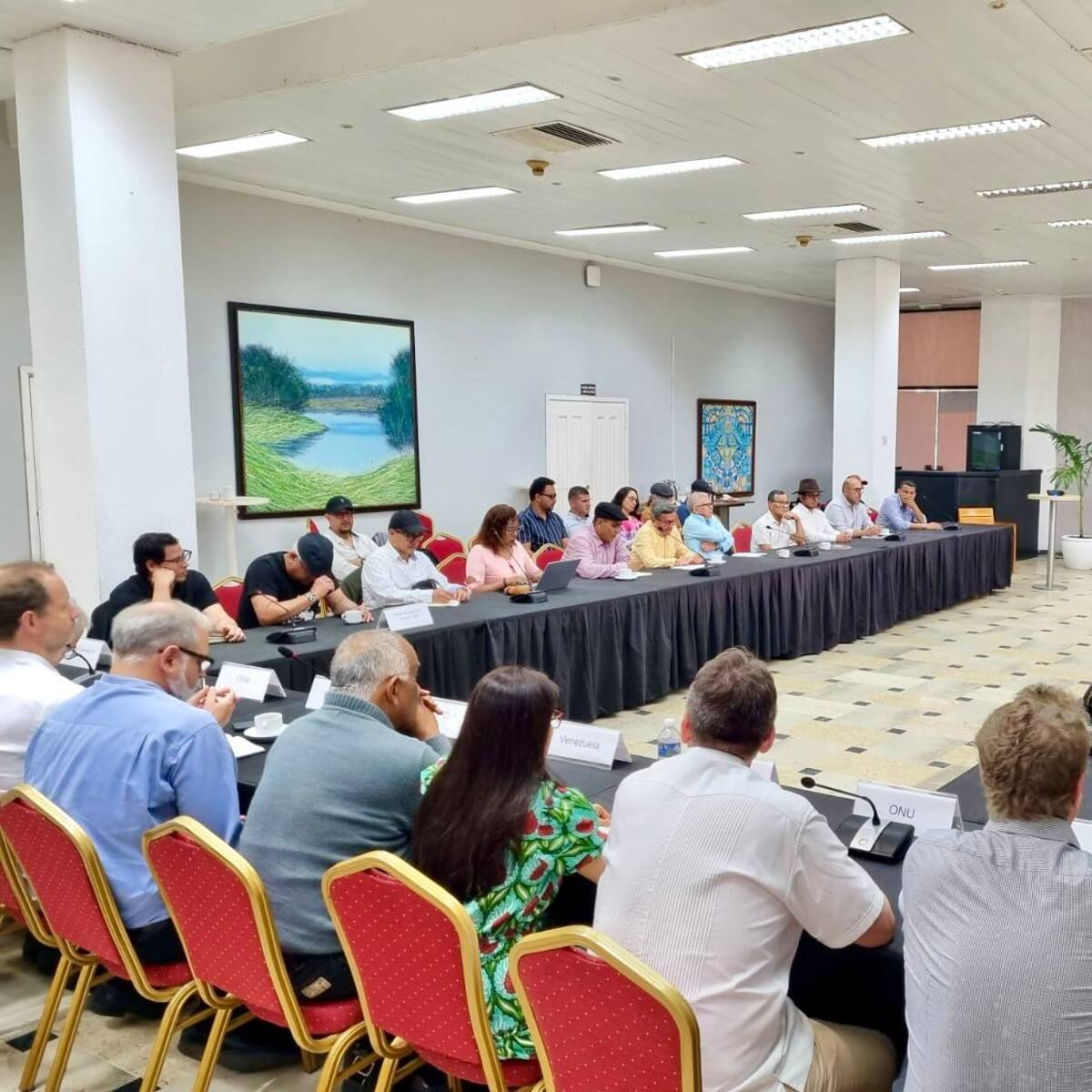 Se aplazó la reunión extraordinaria entre las delegaciones del Gobierno y del ELN