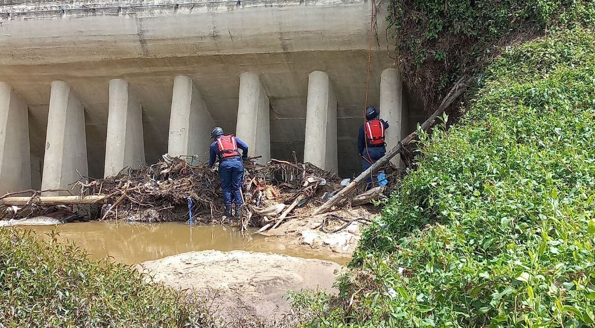 Persiste la búsqueda de Sharol Saray, menor que cayó al río Tunjuelito hace 5 días. Foto: Bomberos de Bogotá.