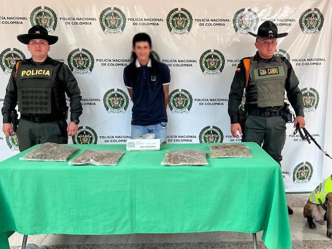 Canino antidrogas y su guía desmantelan punto de venta de estupefacientes en Neiva