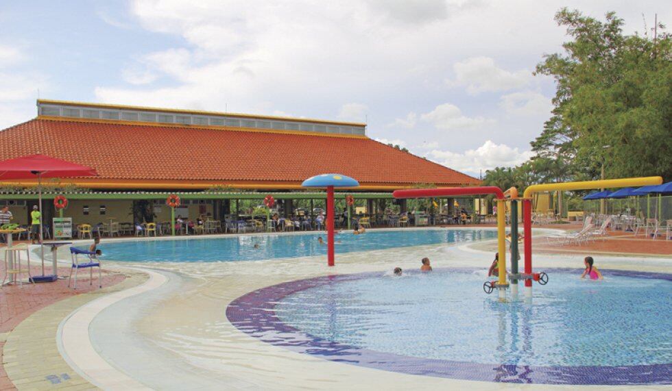 En Apartadó, El Parque de los Encuentros con capacidad para 1.500 personas ofrece diversas opciones de esparcimiento, deporte y actividades culturales, además de piscinas y zonas húmedas ideales para los niños y la familia en general.