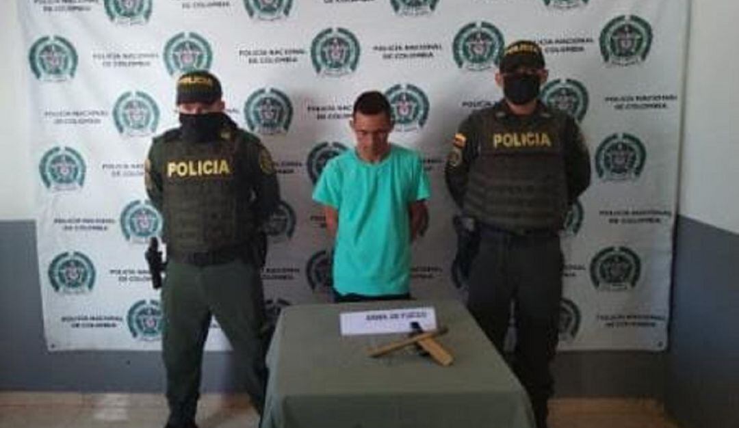 Importante mencionar que, este sujeto presenta dos anotaciones judiciales por los delitos de hurto calificado y tráfico de estupefacientes. 