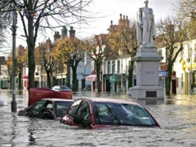 En Inglaterra advierten sobre inundaciones en alrededores del río Támesis