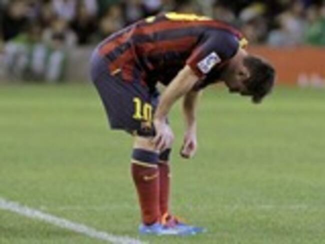 Messi estará entre seis y ocho semanas de baja tras nueva lesión