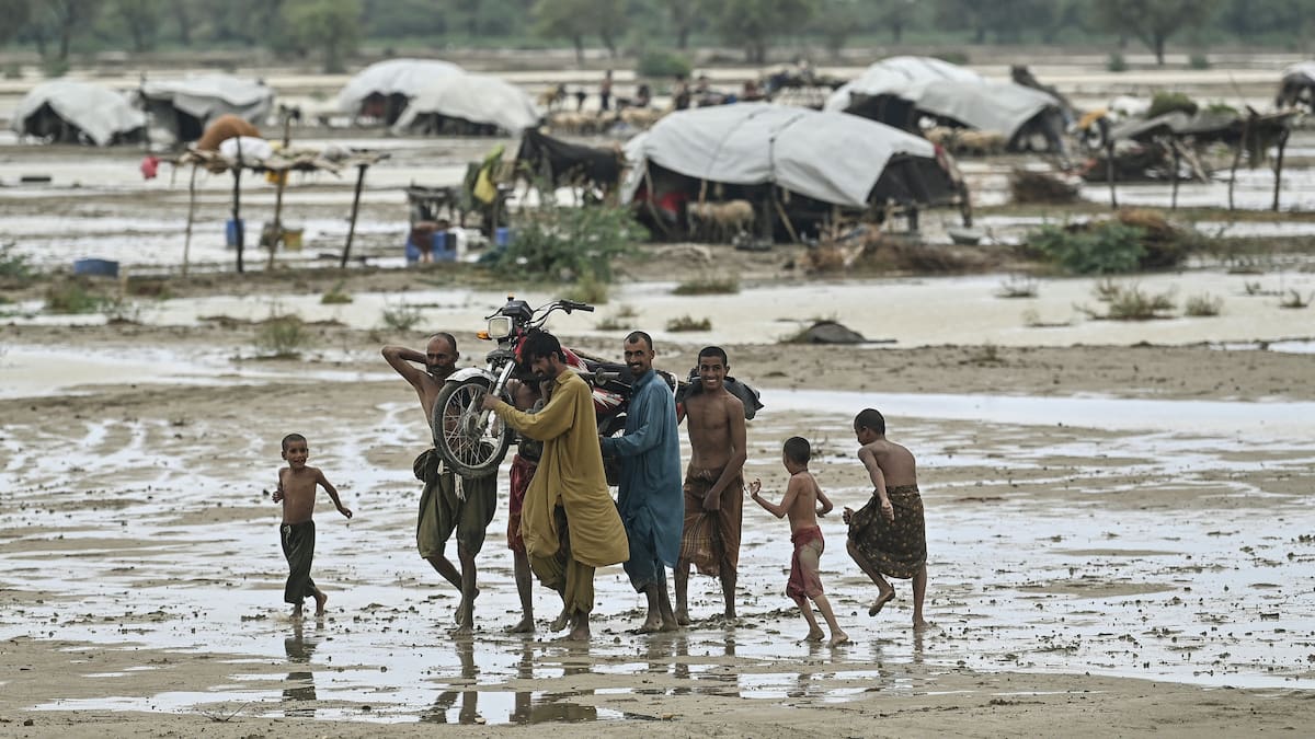 Pakistán: 48 horas de lluvias dejan más de 340 muertos