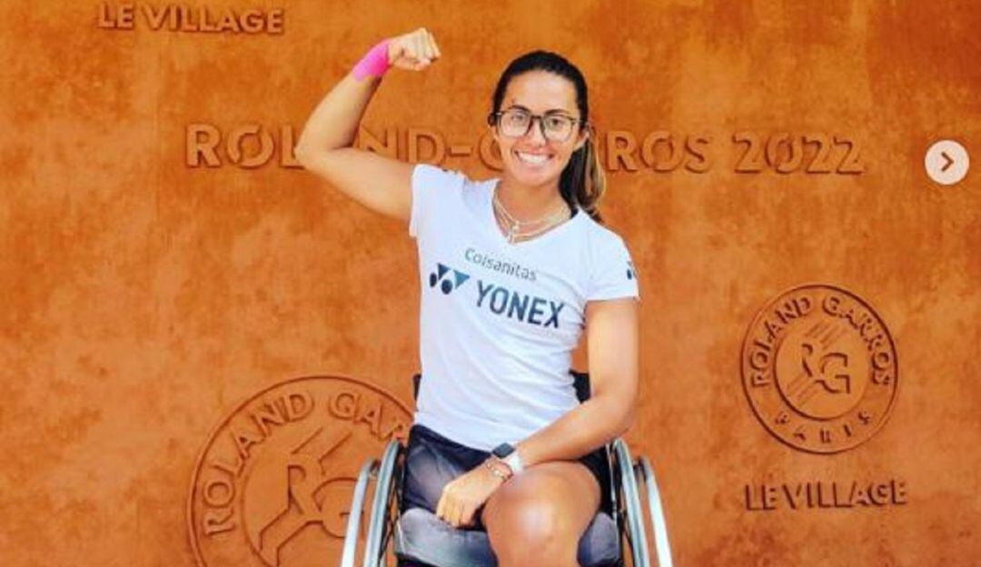 La tenista colombiana logró su primera victoria en Roland Garros.