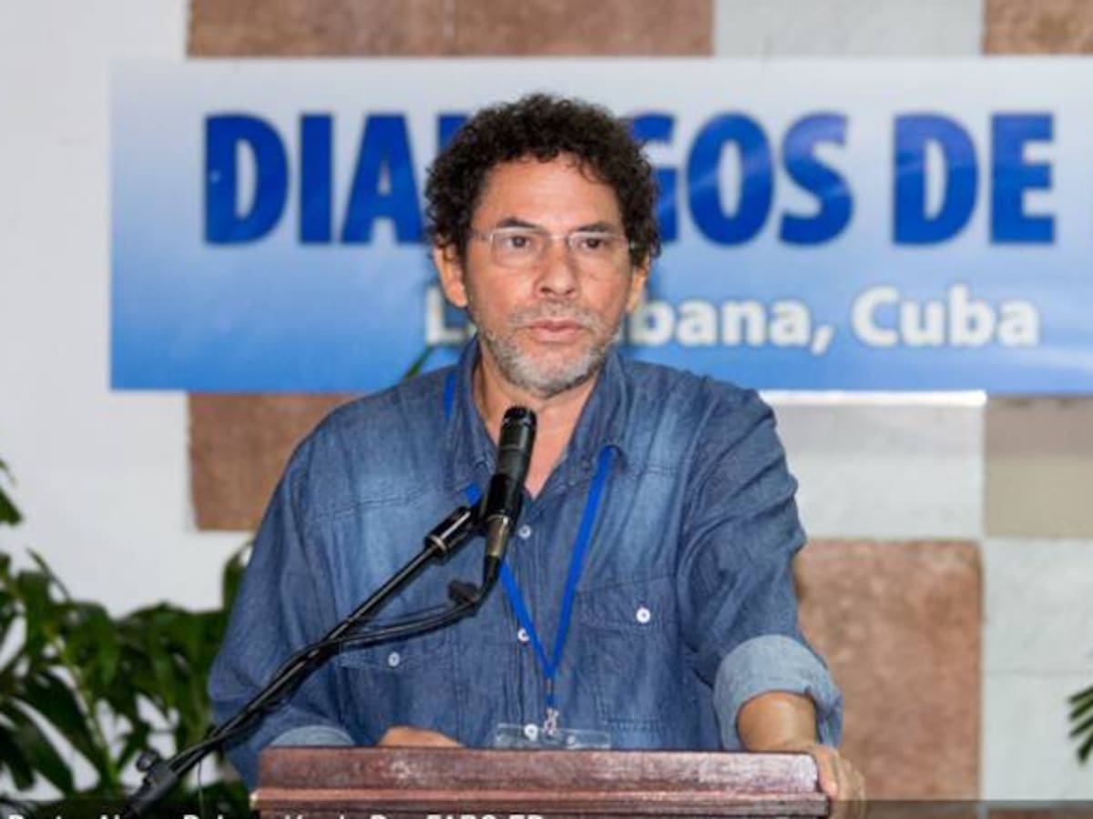 Decisiones unilaterales del Gobierno nos invisibilizan en la mesa: Farc