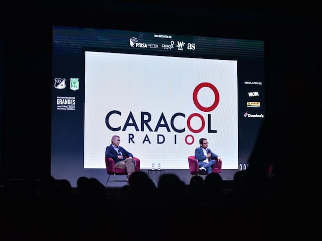Conversatorio sobre la final histórica entre Millonarios y Nacional.