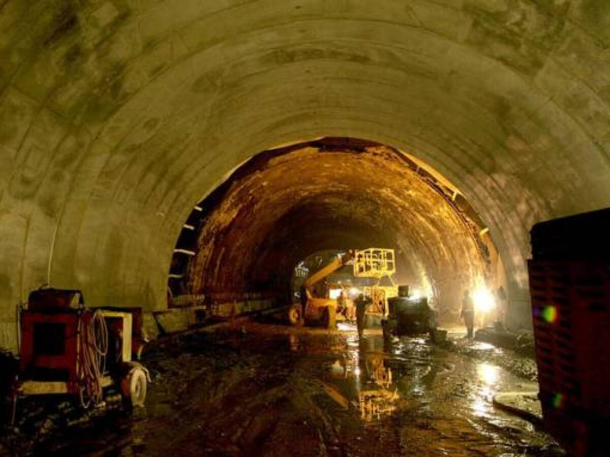 Derrumbes han dificultado obras del túnel de La Línea