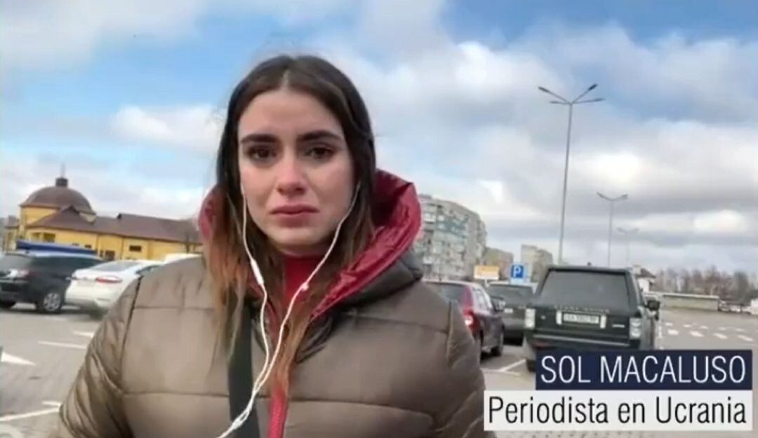 Familia suplica a periodista en Ucrania que se lleve a su hija