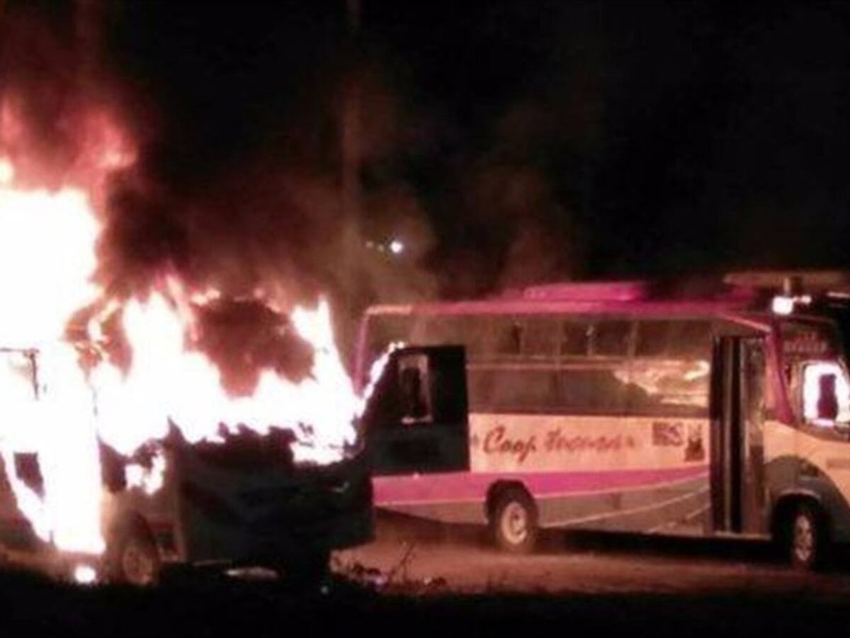 Tres buses intermunicipales habrían sido quemados en Montería