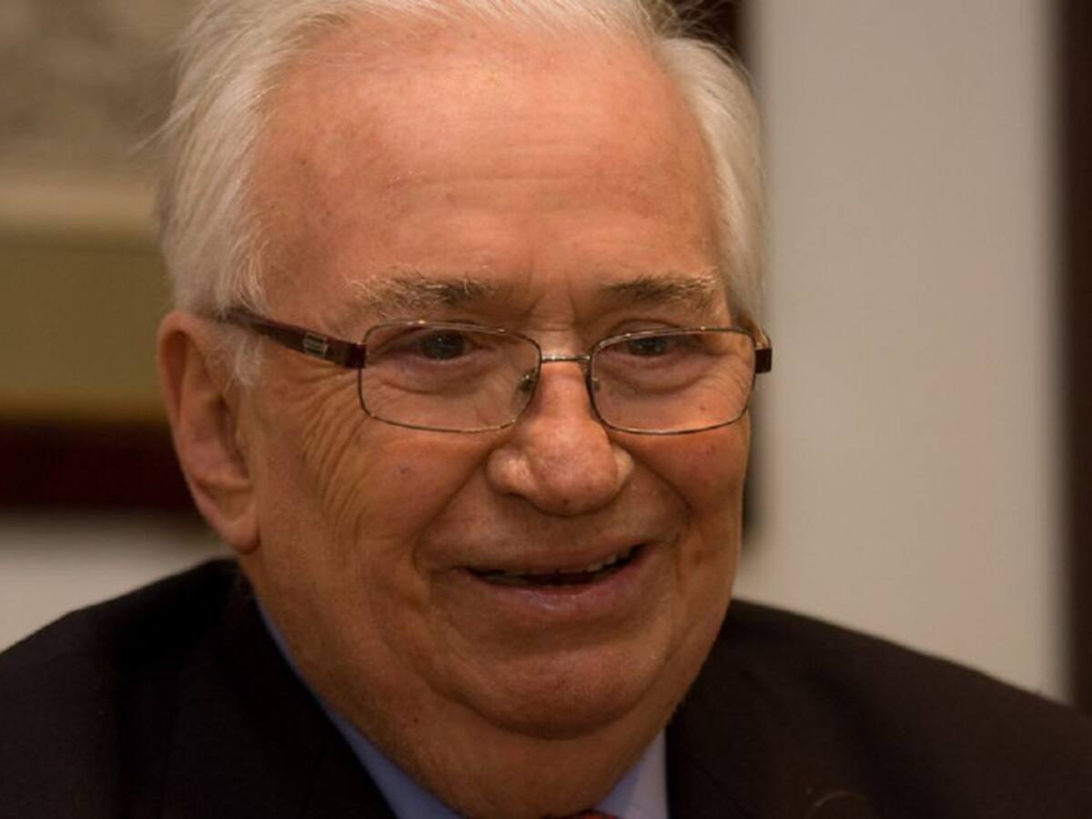 Belisario Betancur abrió camino para paz de Colombia: prensa internacional