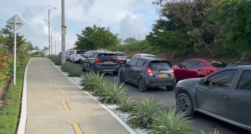 Caos vehicular en Alameda del Río - Caracol Radio