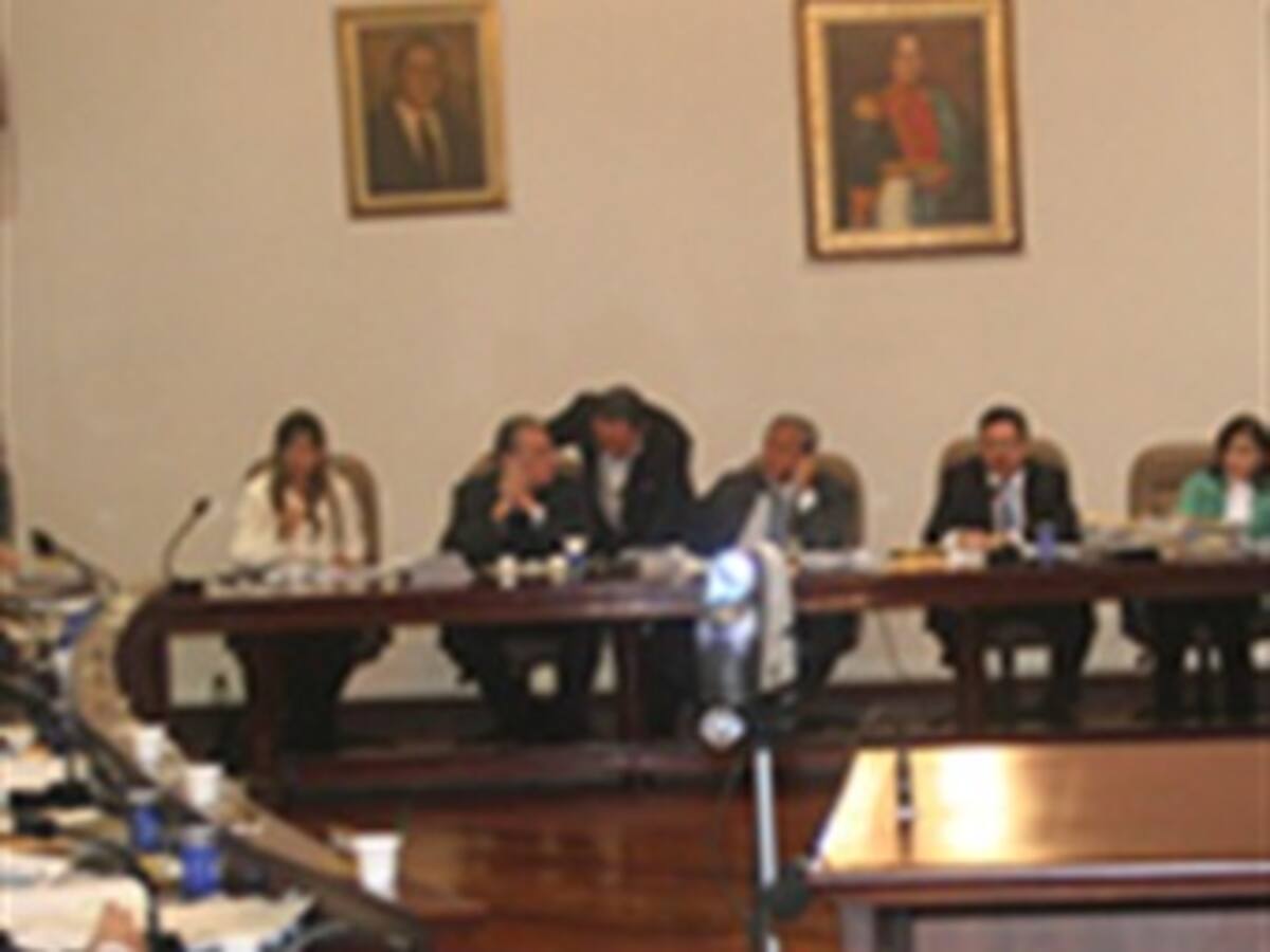Líderes uribistas pedirán relatoría internacional para darles garantías a los congresistas