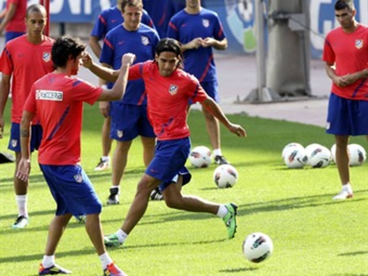 Falcao entrenó con los suplentes y podría jugar el domingo frente al Betis