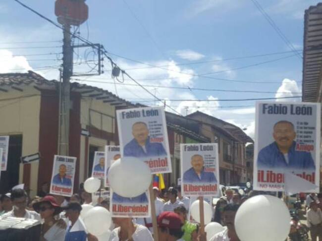 Familia de exalcalde secuestrado pide al Eln escuchar al presidente Santos