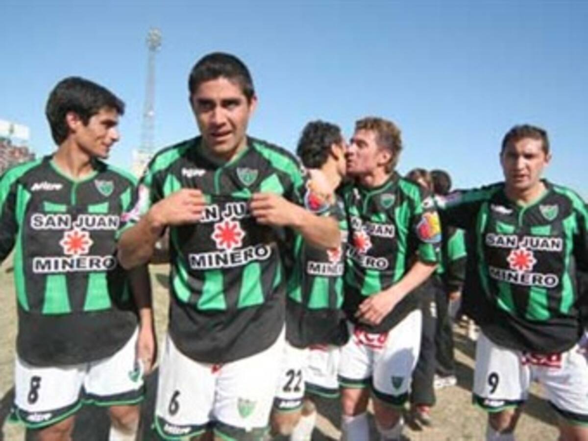 San Martín de San Juan ascendió a primera división en Argentina y descendió Gimnasia