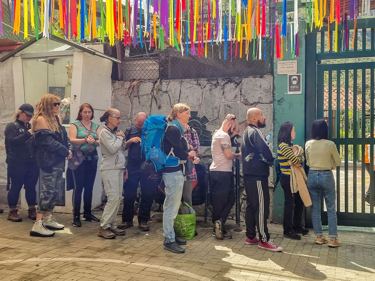 Colombianos atrapados en Perú por crisis social esperan la apertura de aeropuertos