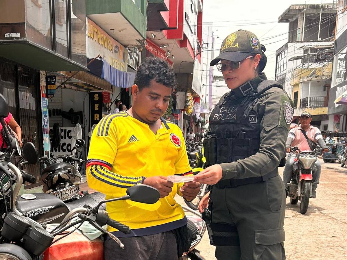 “Seguros, cercanos y presentes”: policía garantiza seguridad durante partido de Colombia en Bolívar