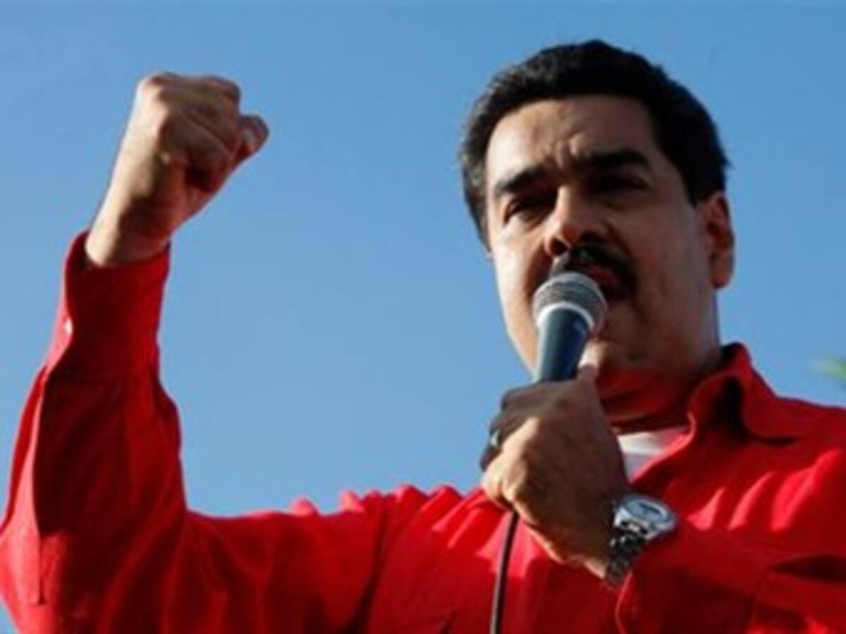 Maduro atribuye la muerte de Chávez a guerra biológica
