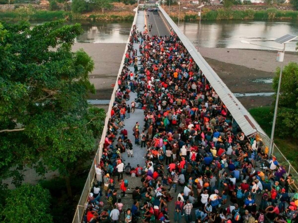 La W reporta sobre la incertidumbre que viven los migrantes desde la frontera de México