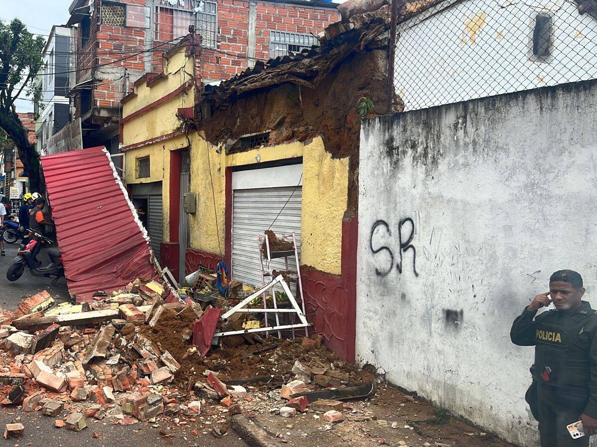 Dos heridos graves tras caída de un techo en Bucaramanga