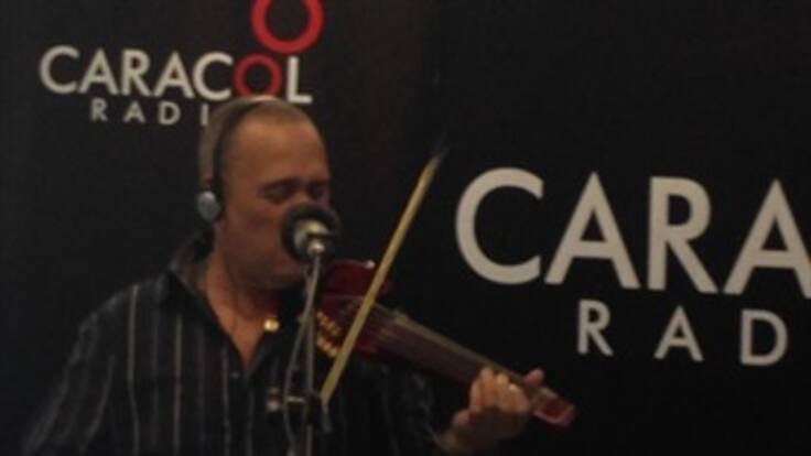 Los Chisgueros en compañía de un mágico violín