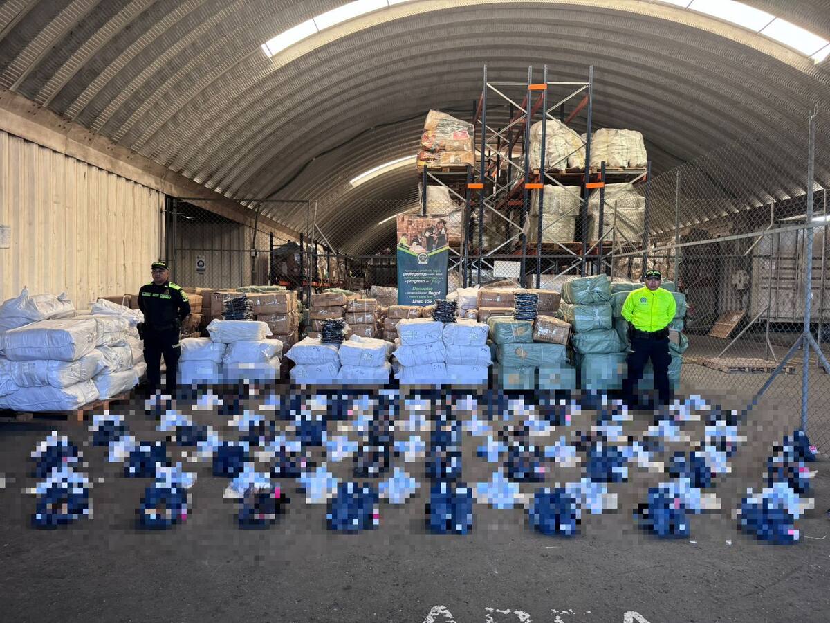 Cayó contenedor en Cartagena con más de 50 mil artículos de contrabando: ¿qué encontraron?