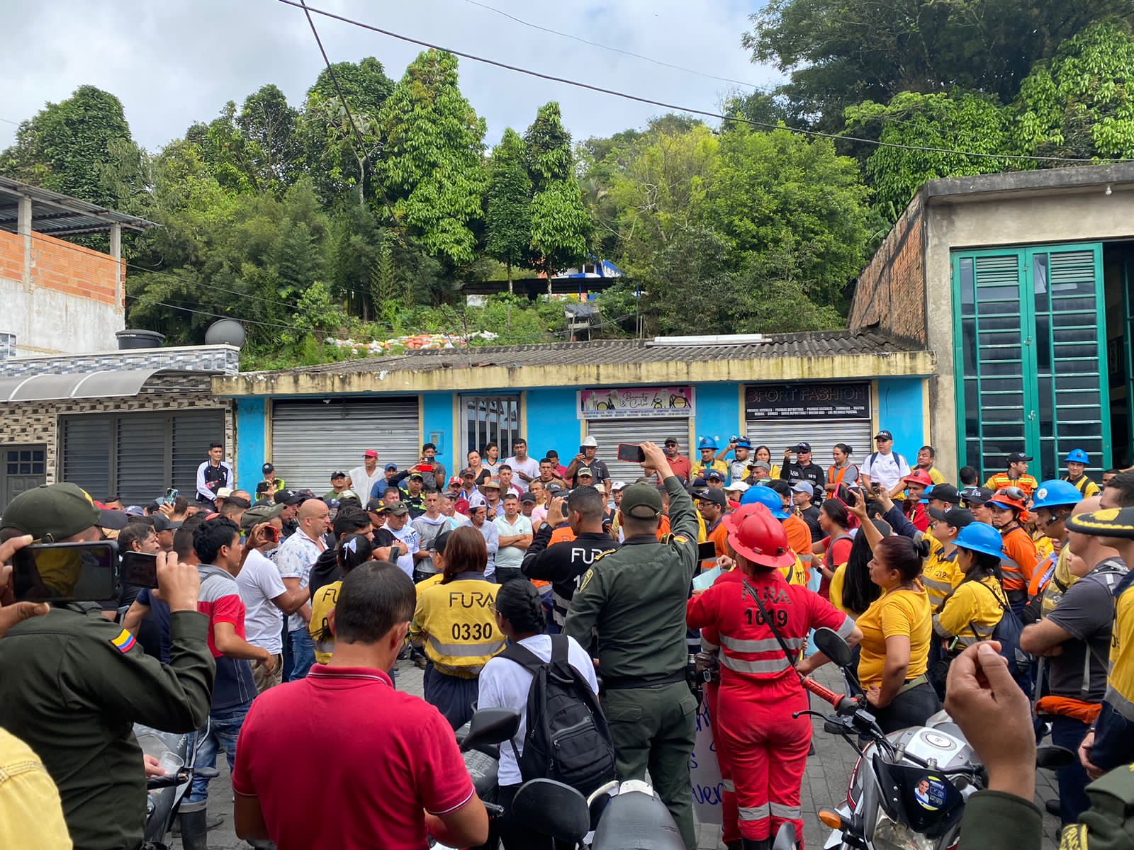 Manifestación de trabajadores de la mina Coscuez / Caracol Radio