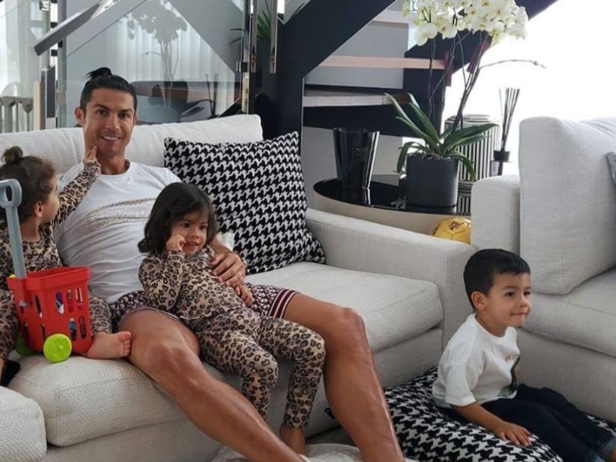 “Quédate en casa y ayudemos a los sanitarios”: Cristiano Ronaldo