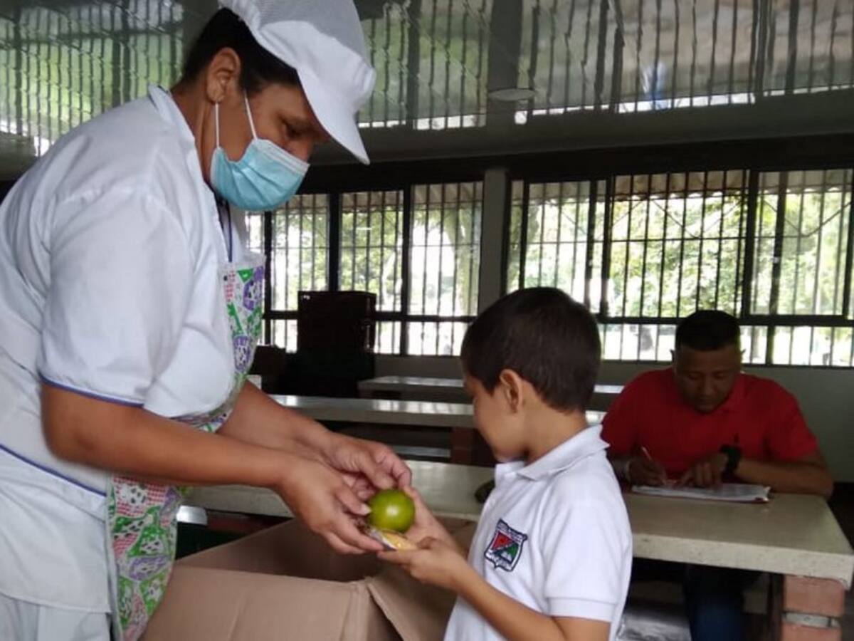 Vamos a cumplir con las obligaciones pagando a empleados:Operador PAE