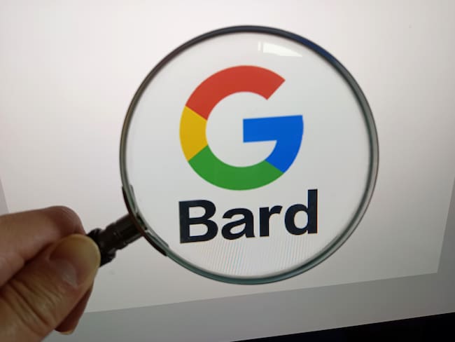 Google Bard vs ChatGPT. Foto: Getty Images.