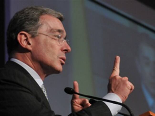 Uribe avala nuevo 'reversazo' en la Emergencia Social