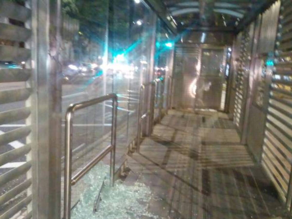Atacaron dos estaciones del sistema Metrolínea