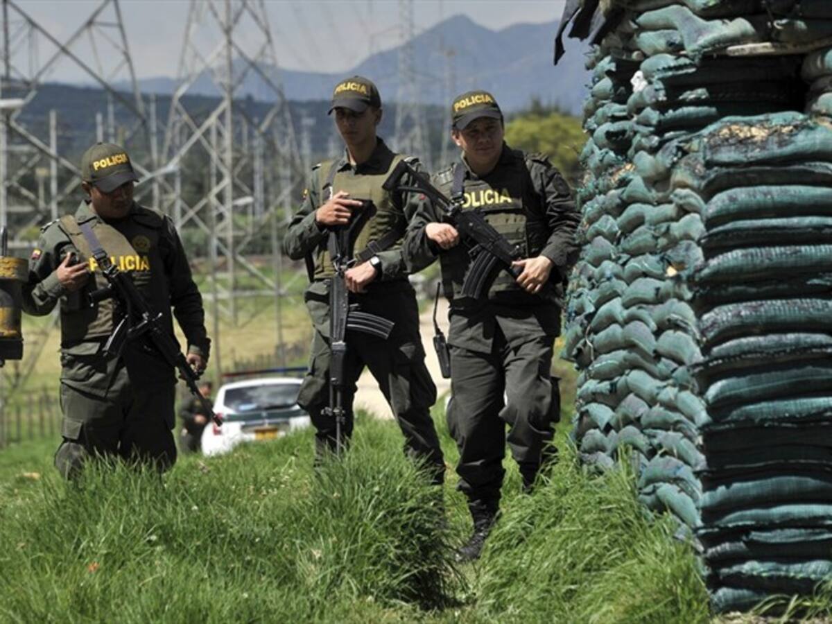 Llegan 60 nuevos uniformados a zona esmeraldera de Boyacá