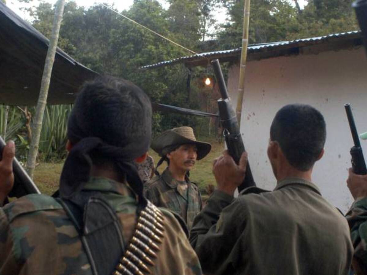 Se reitera que la dejación de armas se hará a un tercero