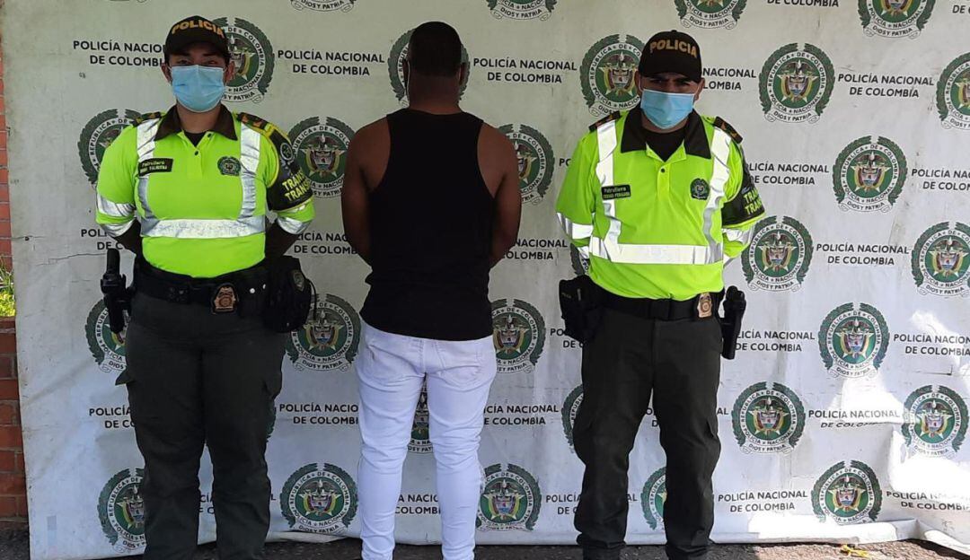 Conductor borracho arrolló a ciclistas en una vía del Valle