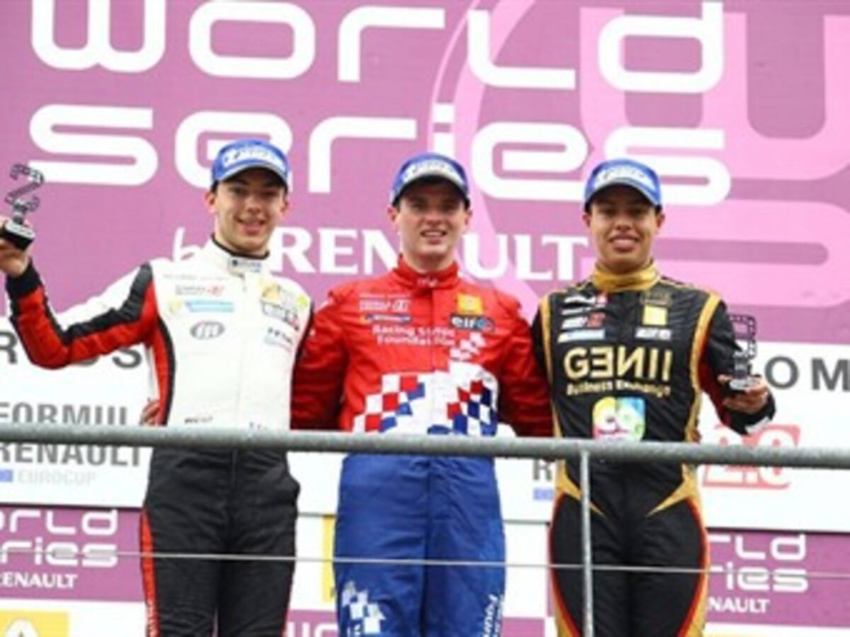 Óscar Tunjo subió al podio en tercera válida de la Fórmula Renault en Bélgica