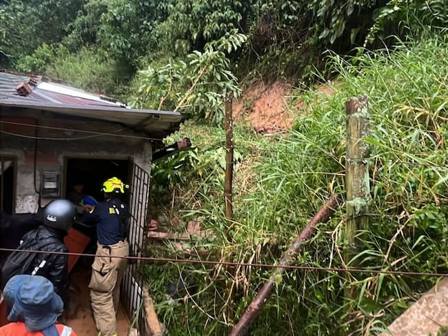 Casa afectada por las lluvias en Altavista - foto Dagrd